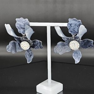 RESIN ACRYLIC FLOWER DANGLE EARRINGS - Exaggerated European And American Style